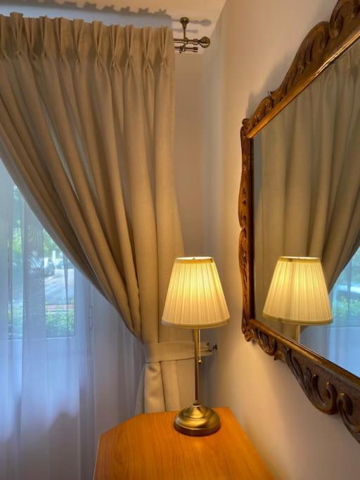 Lovely & Quiet 1-Bedroom Condo With Free Parking Bucarest Exterior foto